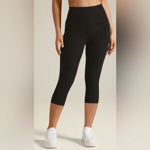 Beyond Yoga Darkest Night Spacedye Out Of Pocket High Waisted Capri Legging NWOT